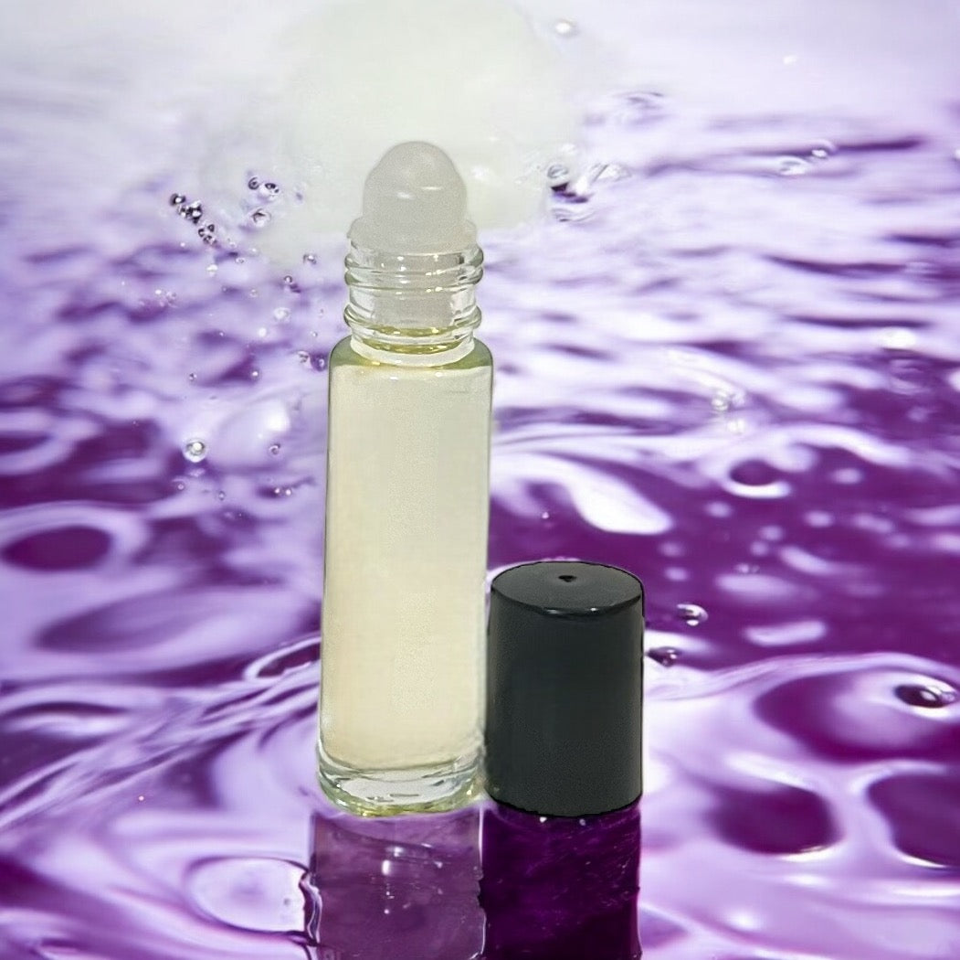 🌺Scent is fruity-floral with top notes of Pear juice, Italian bergamot Orpur®️, and Italian bitter orange.
Middle notes of Purple freesia, Pomarose®️, and Mahonial®️
Base notes of Ambrofix, Belambre®️, ISO-E-Super, Sylkolide™️, and Virginia cedar Orpur®️
 
**Inspired by**  Versace pour Femme Dylan Purple by Versace.