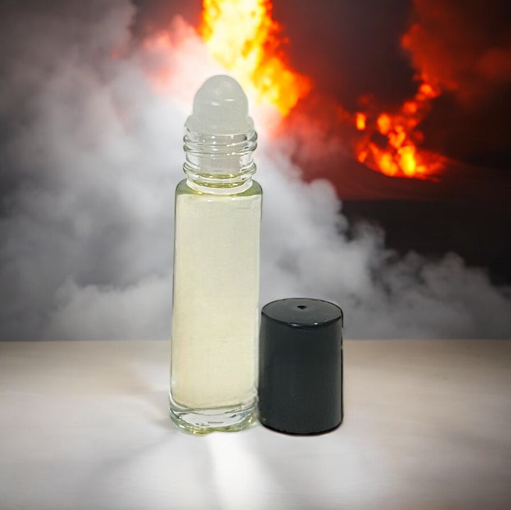 🌺Scent is fruity-floral with top notes of Blood orange, Blackcurrant, White peach, and Lychee.

Middle notes of Pimento, Rose, Jasmine, and Pepper.

Base notes of Sandalwood, Benzoin, Cedar, Tonka bean, Patchouli, and Vanilla.

 

**Inspired by**  Playing with the Devil by Kilian.

