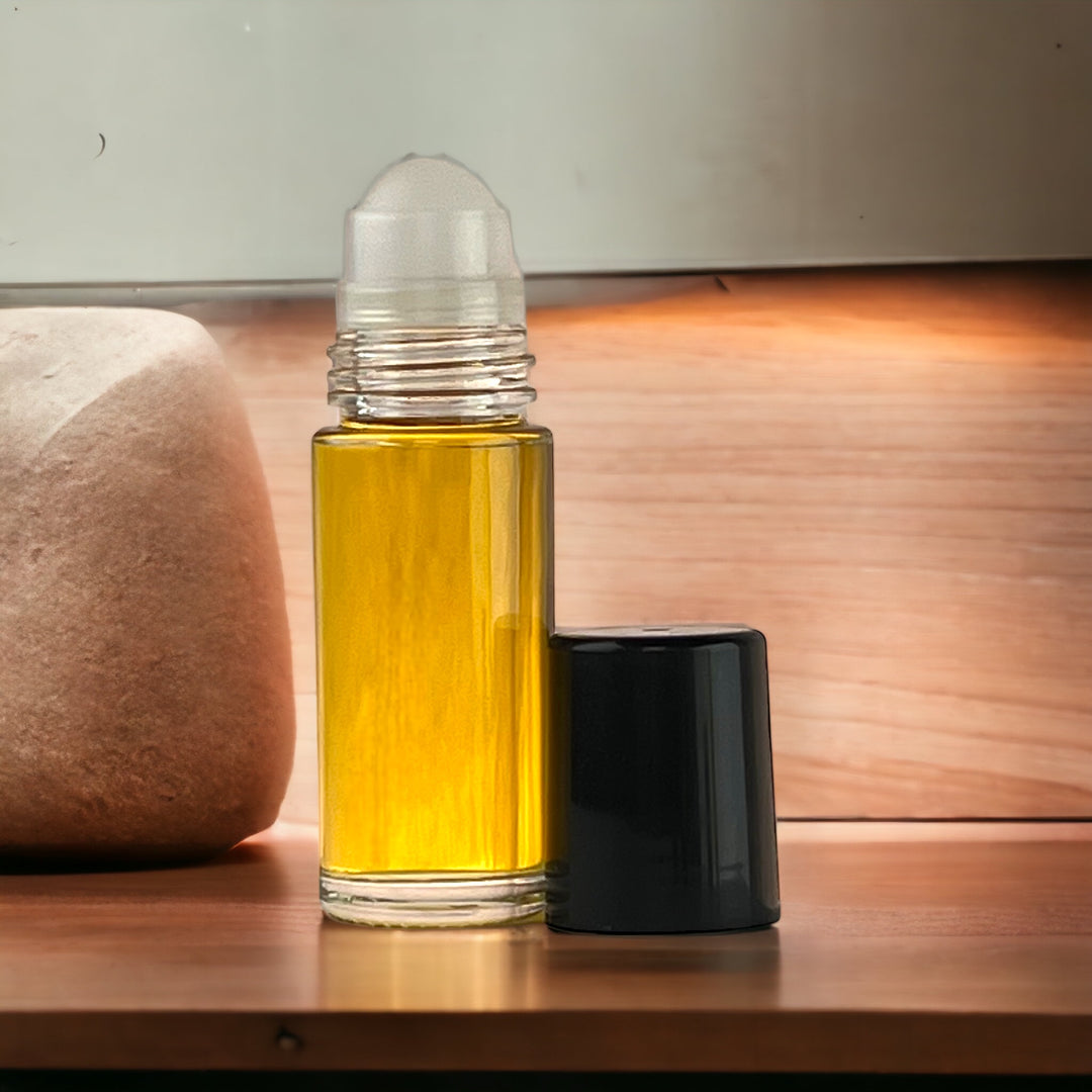 🌺Scent is spicy-woody with top notes of Black pepper, Cardamom, Cypriol, Holy basil, Pine, Saffron, Bergamot, Bitter almond, Damask rose, Frankincense, Fruity notes, Lavender, Lime, Osmanthus, Pear, and Pineapple.